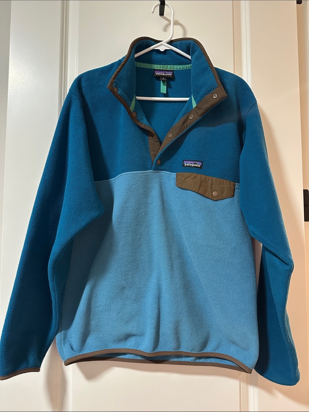 Patagonia Men’s Two-Tone Teal and Light Blue Synchilla Button Up Fleece Pullover